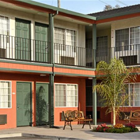 Days Inn Salinas Airport Zewnętrze zdjęcie