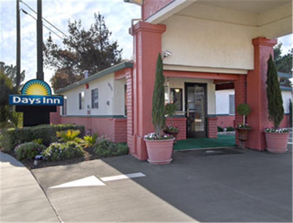 Days Inn Salinas Airport Zewnętrze zdjęcie